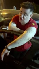 Empresário é xingado por populares após atropelar dois motociclistas em Ceilândia