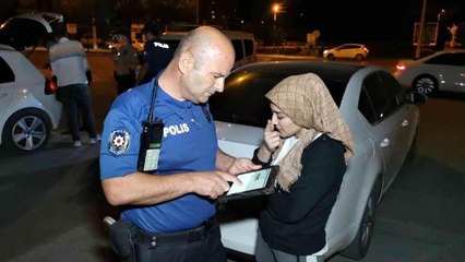 Denetimden kaçan kadın sürücüye yakalanınca 4 ayrı suçtan ceza kesildi