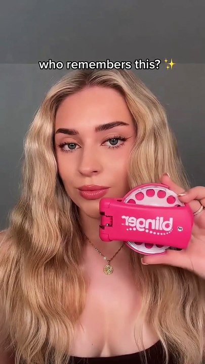 Need a new look?Follow to get more aesthetic style ideas and learn simple beautiful hair styles 