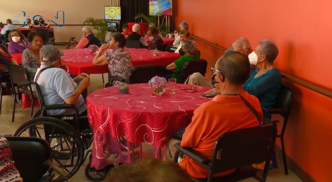 mqn-Adultos mayores cuentan chistes para combatir problemas de memoria-050822