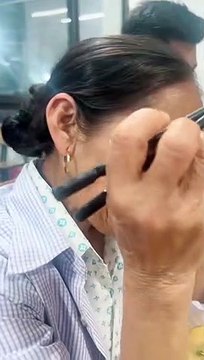 Clip: Đi ăn cùng gia đình, bà Tân xấu hổ khi nhà hàng mở kênh vlog của chính mình