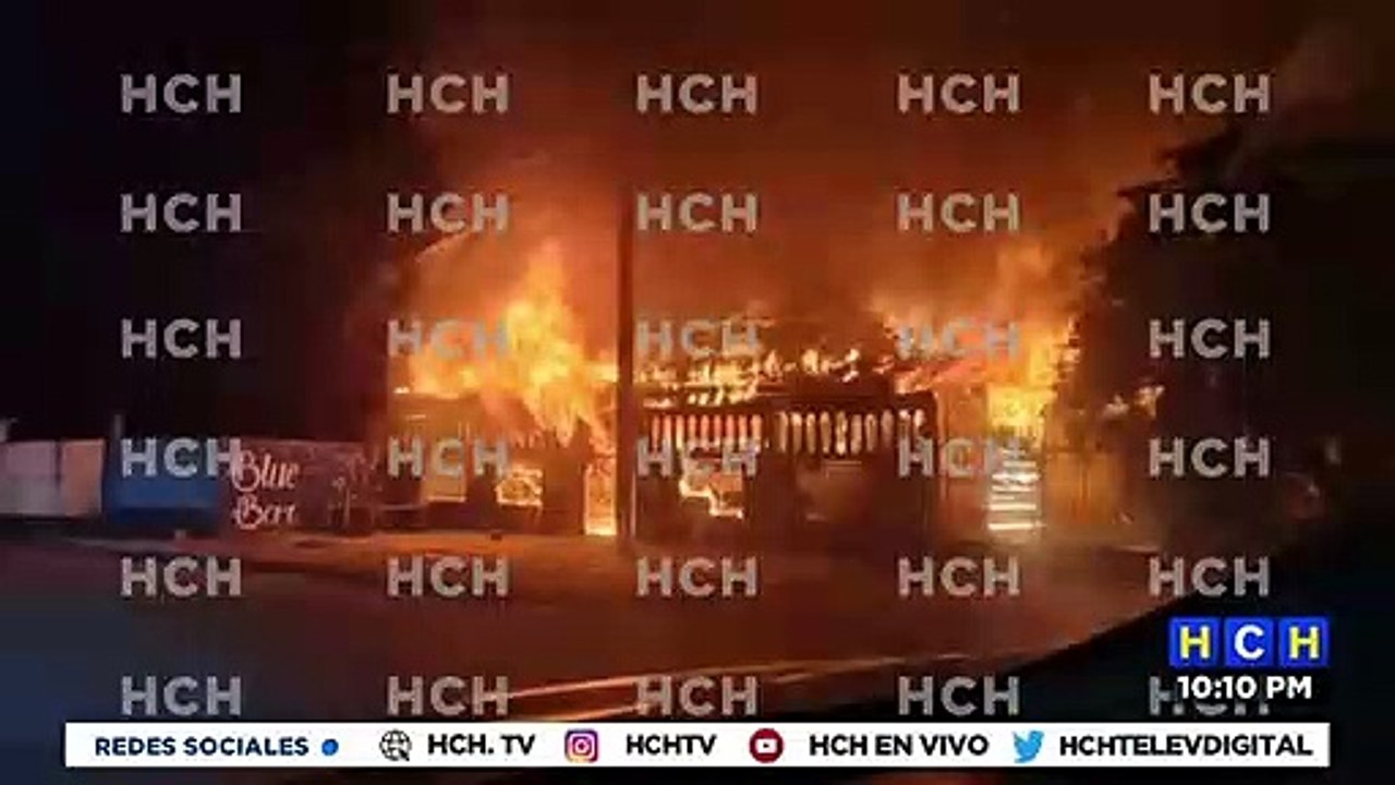 Incendio consume reconocido negocio en La Ceiba, Atlántida