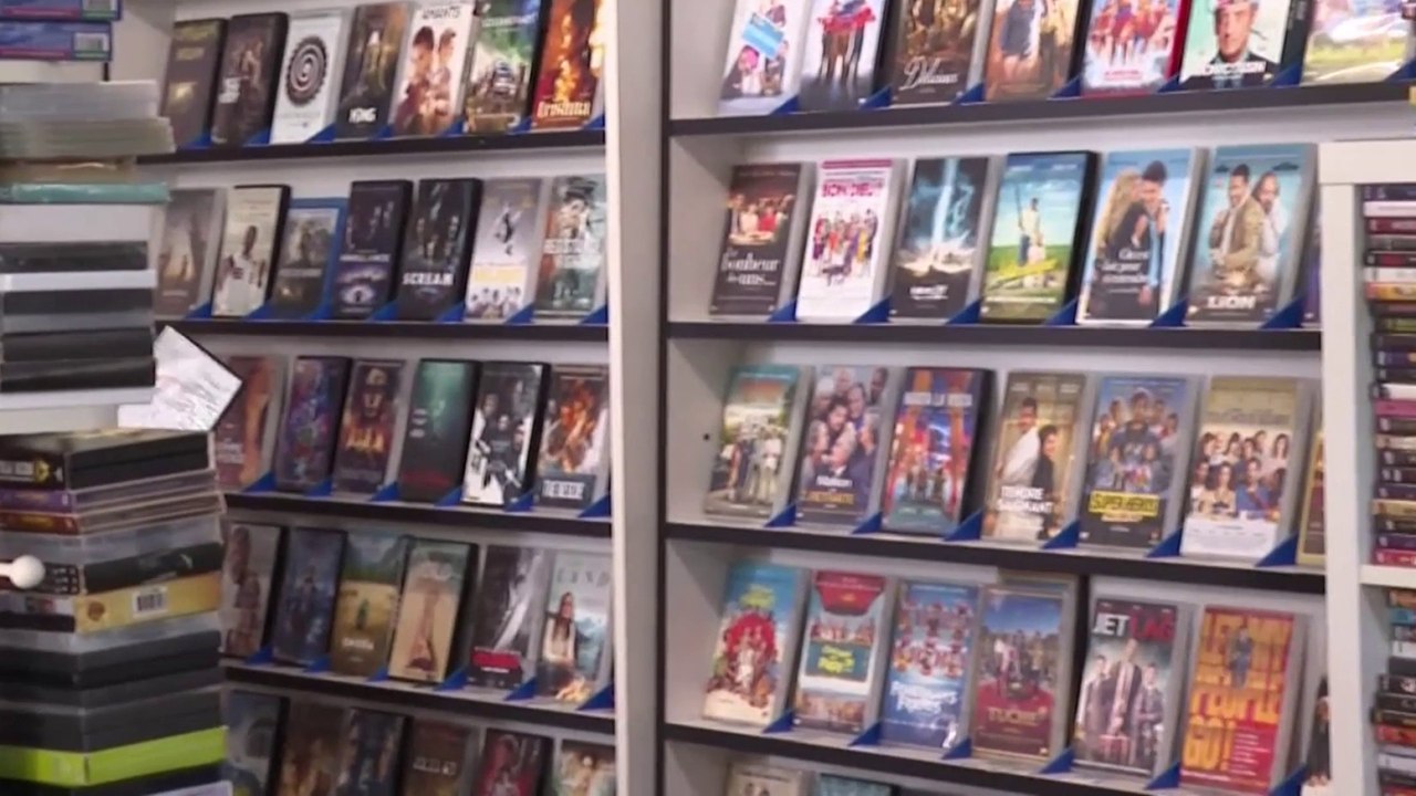 Calais : l'une des dernières vidéothèques fait de la résistance