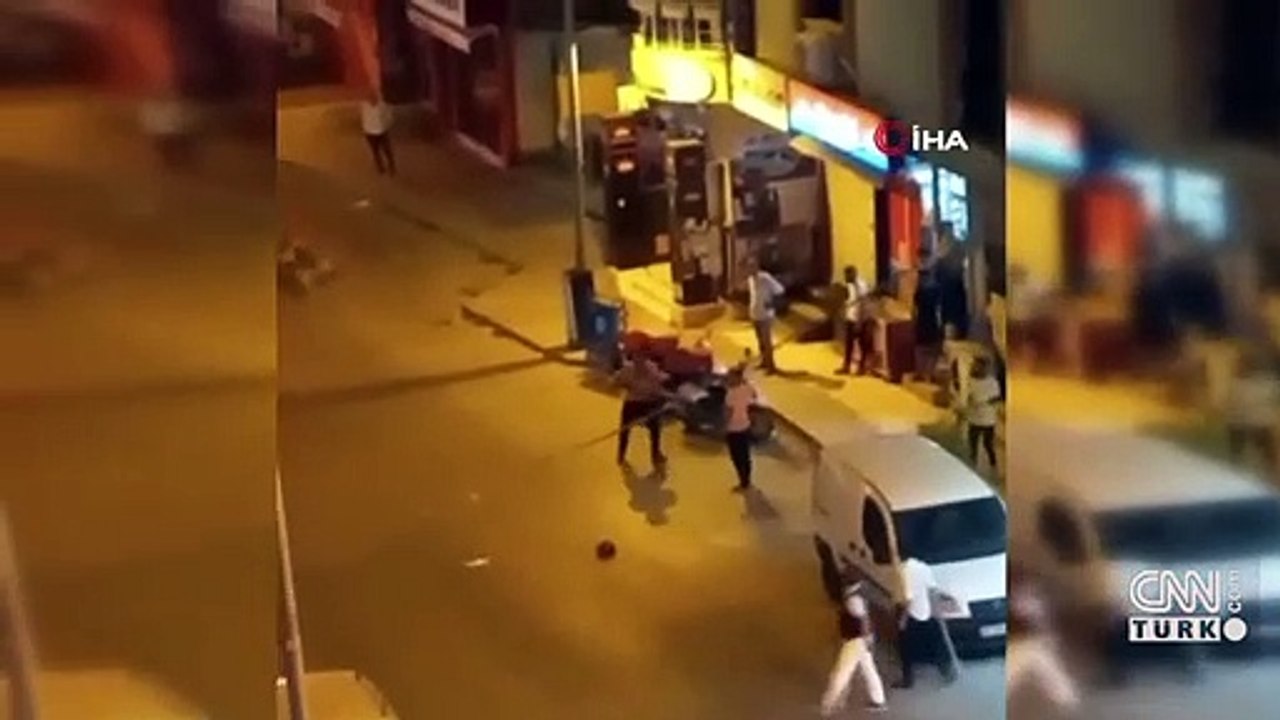 Dehşet dolu anlar: Döner bıçağıyla ortalığı birbirine kattı