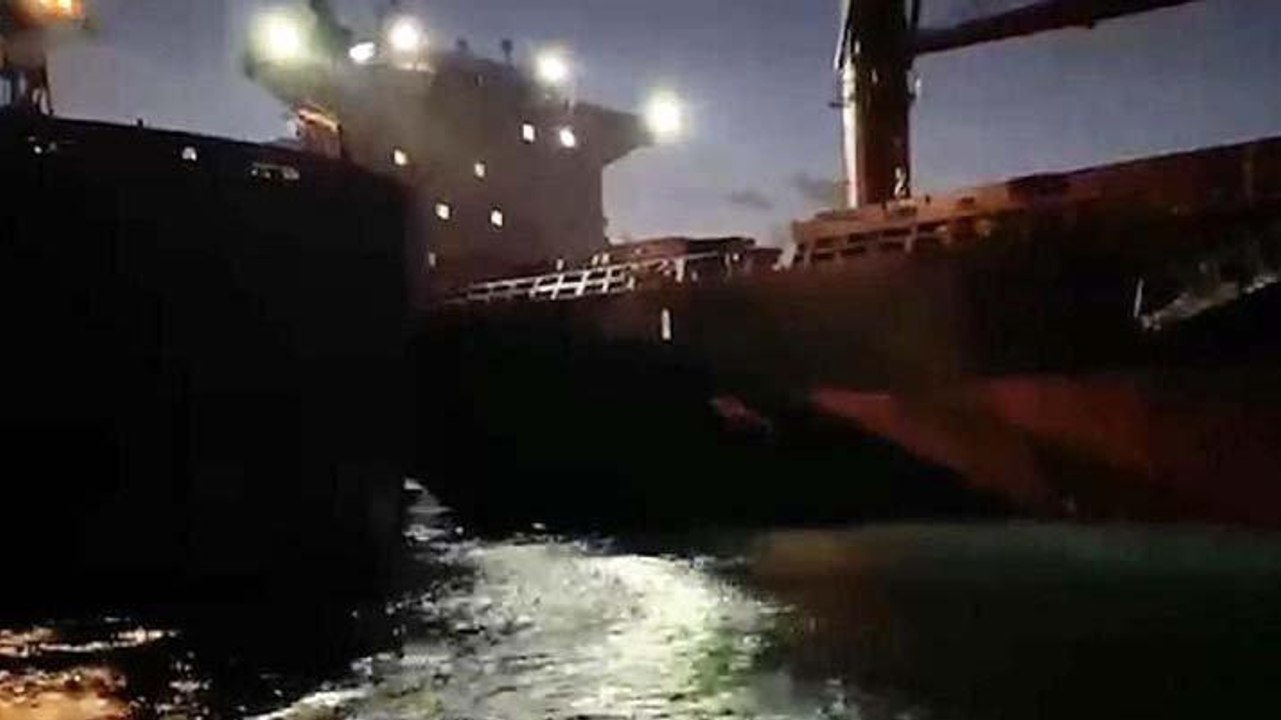 İstanbul’da iki gemi çarpıştı
