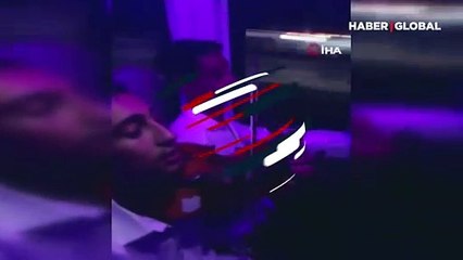 Minibüste şenlik var, yol boyunca devam ettiler...  O anlar kamerada