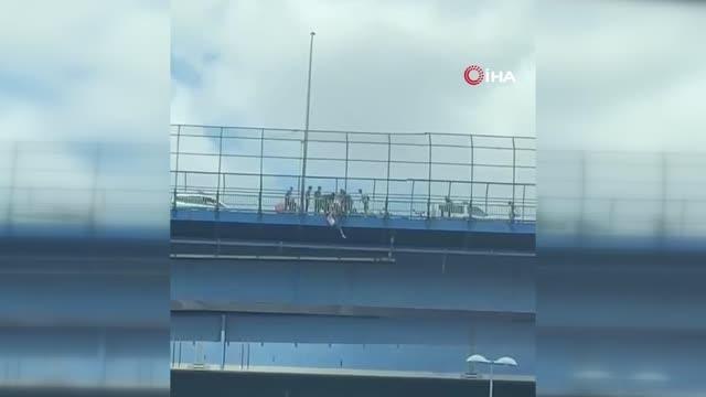 İntihar girişiminde bulunan şahsı polis düşeceği esnada ellerinden yakaladı