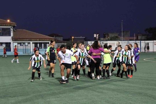 Denizli spor: Denizli ekibi Kadınlar U15'te şampiyon oldu
