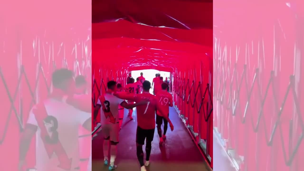 El saludo entre Falcao y Cristiano en Old Trafford