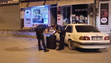 Sahibinin ATM'ye giderken kaldırıma bıraktığı bavul, paniğe neden oldu