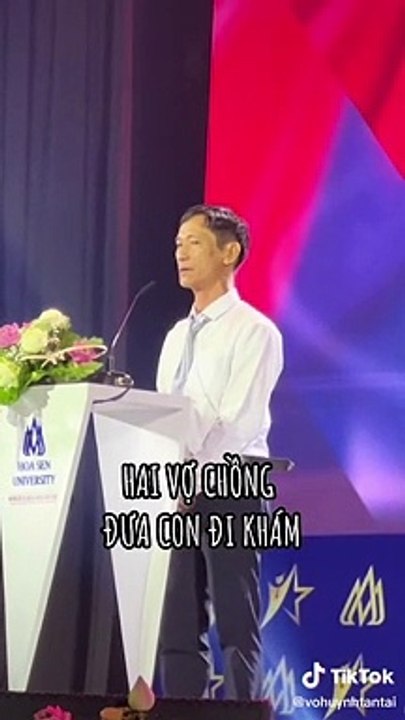 Bài phát biểu cảm động của người cha có con gái bị câm điếc bẩm sinh trong Lễ tốt nghiệp