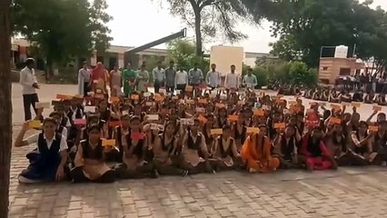 Watch Video: सीमा प्रहरियों के लिए भेंट किए रक्षासूत्र