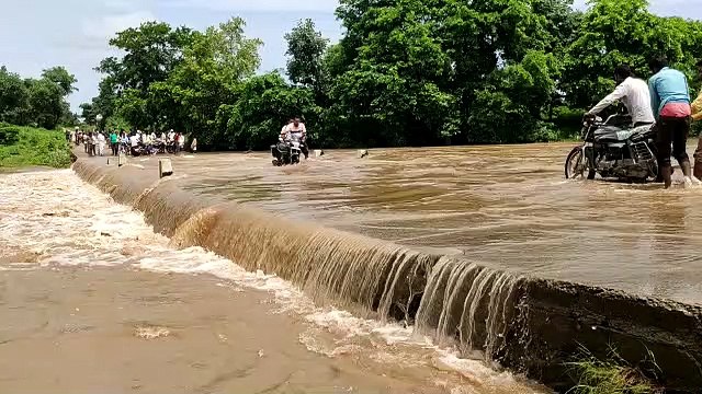 मौसम: कांठल में झमाझम बारिश, सडक़ों पर बहा पानी, नदी-नाले उफने