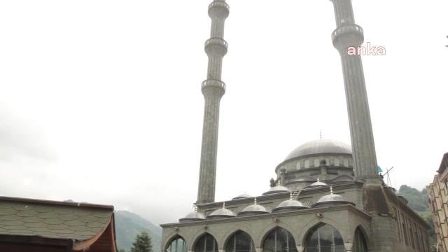 Rize yerel haberleri: Güneysu Merkez Camisi'nin Kurşun Kubbesinin Sökülüp Alüminyum Malzeme Kullanılmasına Tepki: Erdoğan Bilse Bunların Yüzüne Tükürür