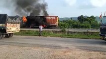 अजमेर-दिल्ली नेशनल हाईवे पर बाइकों से भरे कंटेनर में लगी आग, मची अफरा तफरी, देखिए VIDEO