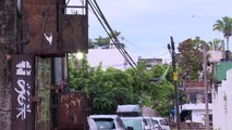 Postes a punto del colapso sobre calle Héroes de la Patria | CPS Noticias Puerto Vallarta