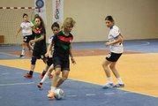 İşitme Engelliler Kadın Futsal Türkiye Şampiyonası sürüyor