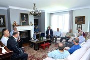 Vali Yerlikaya'dan saldırıya uğrayan Kartal Cemevi Vakfı Başkanı'na 'geçmiş olsun' ziyareti