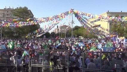 HDP Eş Genel Başkanı Mithat Sancar, Diyarbakır'daki mitingde konuştu Açıklaması