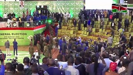 "Непрозрачные" выборы в Кении: раскол в избиркоме, драки и протесты