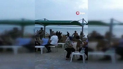 Bursa’da deniz kenarında sandalyeli kavga kameralarda