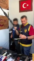 Son dakika haber... Oto yıkamacının kasasından 8 silah çıktı