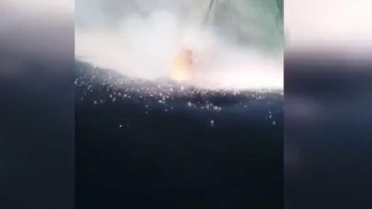 Sultangazi'de patlayan elektrik kabloları paniğe neden oldu