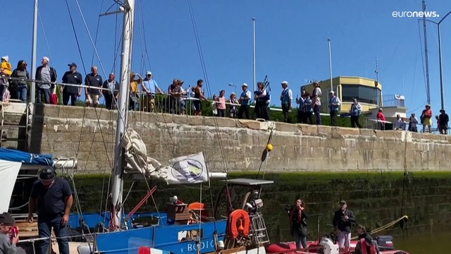 Impresa del velista bretone Yann Quénet, giro del mondo in solitaria su uno scafo di 4 m