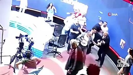 Canlı yayında gazeteci Latif Şimşek'e saldırı!