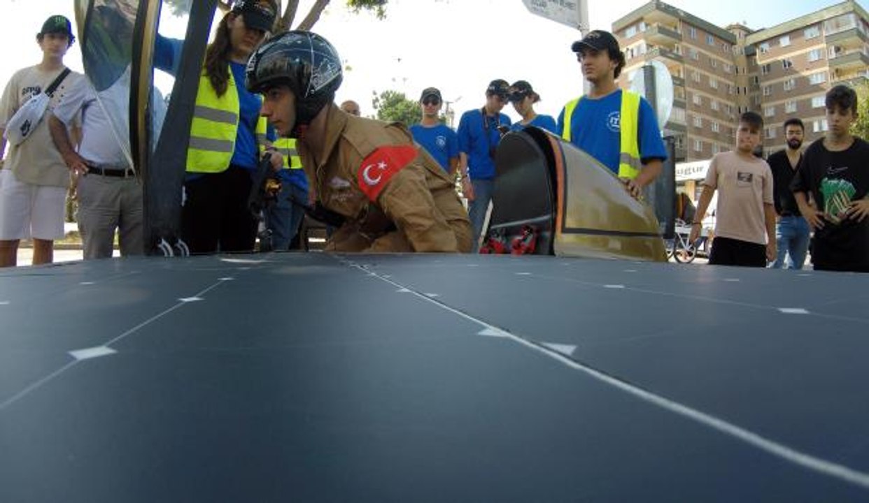 Bursa haberi | İTÜ ZES Güneş Arabası Ekibi, Türkiye turunun ilk durağı Bursa'ya ulaştı