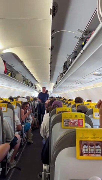 Airplane Passengers Applaud Special Announcement