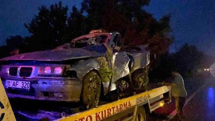 Son dakika haberi! İçerisinde 4 gencin bulunduğu otomobil şarampole devrildi: 2 ölü