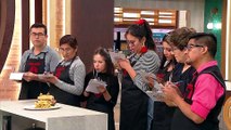 Los cocineros no pueden fallar después de la detallada explicación del chef Marcos sobre el reto del chivito