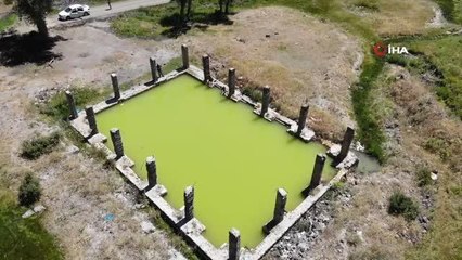 Kaplıca suyuna serinlemek için giriyorlar