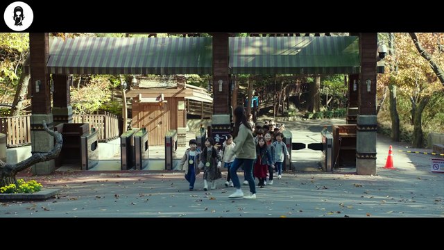 Broke Zoo Uses Employees As Fake Animals To Fool Visitors