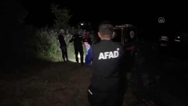 Kanyonda mahsur kalan 2 kişiye ulaşılmaya çalışılıyor