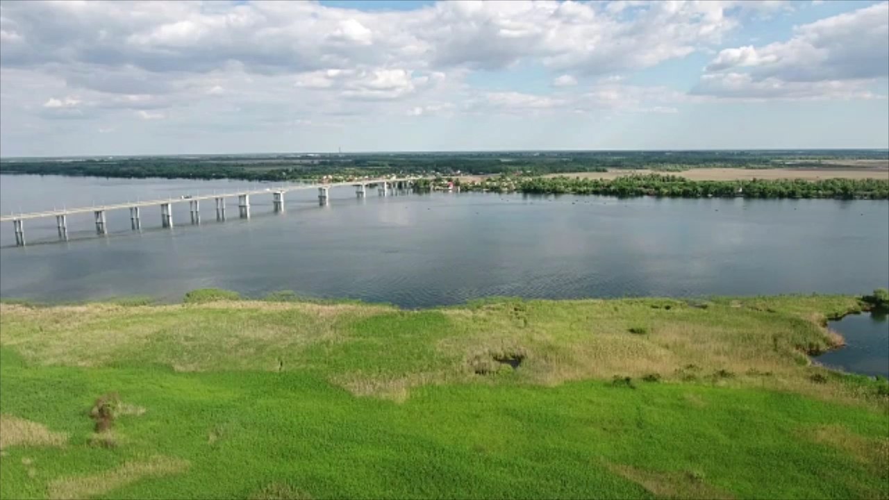 Ukraine greift wichtige russische brücke in cherson an