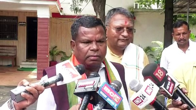 तिरंगा का हकदार नेहरू गांधी परिवार है, कांग्रेस पार्टी है...सुने केबिनेट मंत्री का विवादित बयान