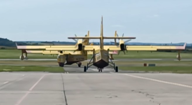 Incendi in Repubblica Ceca, in azione i Canadair dei Vigili del Fuoco italiani (08.08.22)