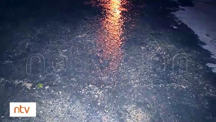 Fuga de agua en la Av. Potosí