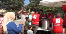 Van yerel haberleri | Kızılay Erciş Şubesinden aşure ikramı