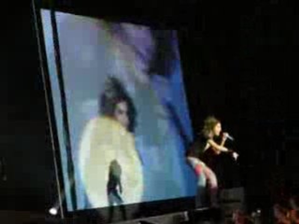 Tokio hotel Bercy 10/03 - Durch Den Monsun