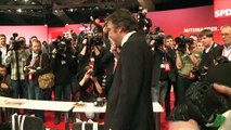 SPD decide manter ex-chanceler acusado de vínculos com Putin