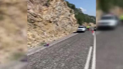 Park halindeki kamyon kasasında 72 düzensiz göçmen yakalandı