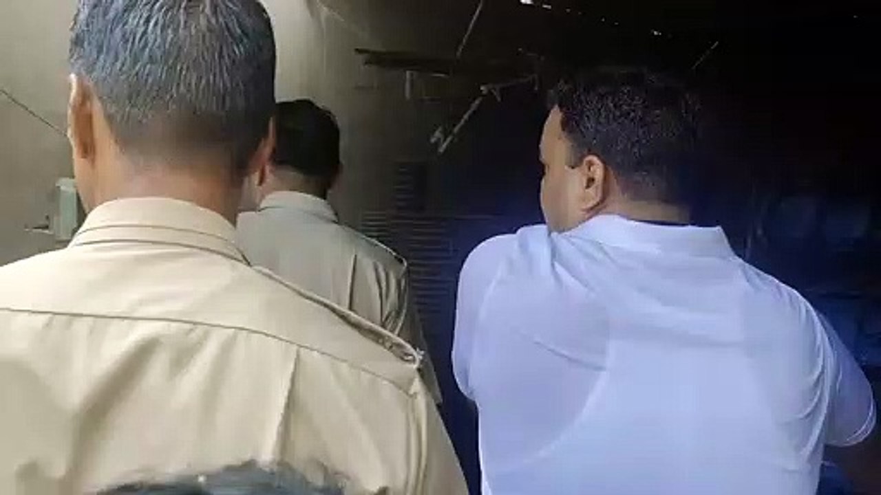 बैंक की जिस तिजोरी में रुपए रखे थे उसे नहीं तोड...
