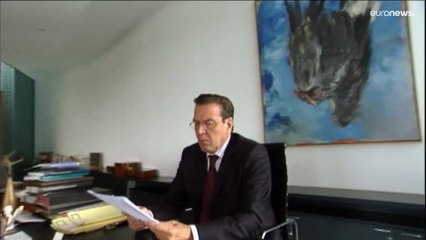 Gerhard Schröder mantém-se no Partido Social Democrata da Alemanha