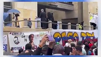 Ataque a la prensa en la plaza de Bolívar