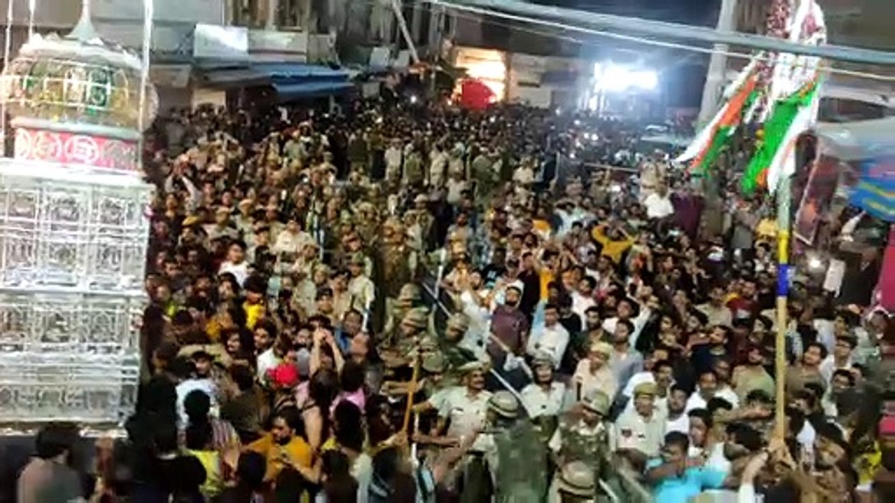 Video...मुहर्रम की नवीं शब पर सोमवार देर रात मु...