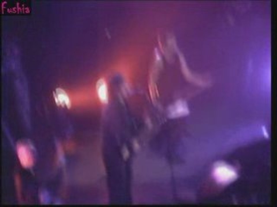 Cure - Bercy 2008 - 03 - A strange day
