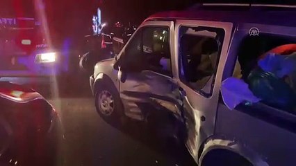 Kastamonu haberi! Lastiği patlayan araç iki otomobille çarpıştı, bir kişi yaralandı